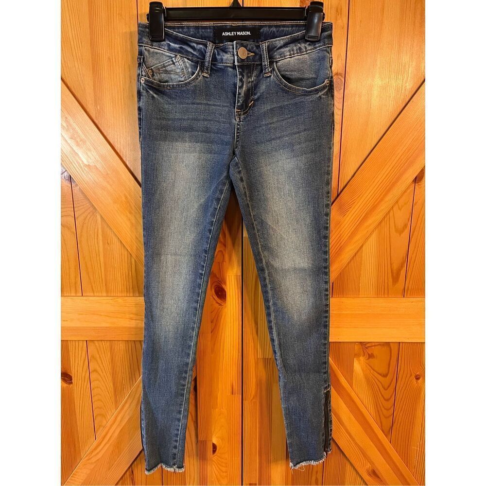 Ashley Mason Skinny Raw Hems Ankle Zipper Jeans Blue Size 1 (3501)